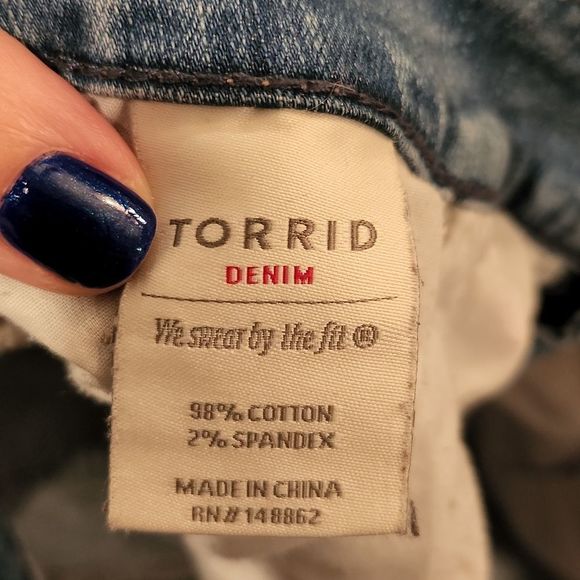 Light wash, distressed Torrid jean shorts size 16. - Picture 3 of 8